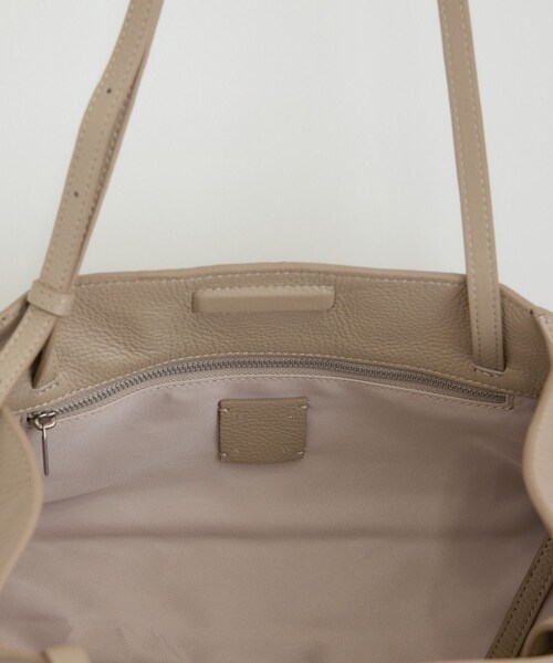 ADAM ET ROPE'(アダムエロペ)の「【W S(ドゥーブル)】ナチュラルレザーロングハンドルバッグ(ハンドバッグ・レディース・ブラック/ベージュ・F)」の7枚目の写真