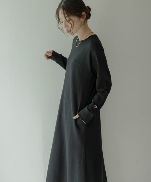 URBAN RESEARCH Sonny Label（アーバンリサーチサニーレーベル）の「『別注』Champion×Sonny Label　裏毛スウェットテントワンピース（ワンピース・レディース・オフブラック/ブラック/グレー・S/FREE）」の22枚目の写真