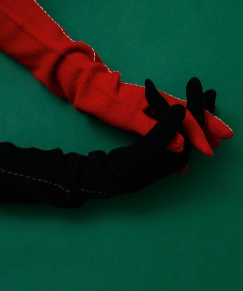 URBAN RESEARCH（アーバンリサーチ）の「kokyo　Long Stitch Gloves（ベルト・レディース・Red/Black・Free）」の5枚目の写真
