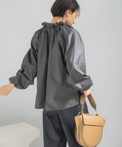 URBAN RESEARCH ROSSO（アーバンリサーチロッソ）の「フリルネックシャツブラウス（シャツ/ブラウス・レディース・WHITE/L/PURPLE/CHARCOAL・Free）」の18枚目の写真