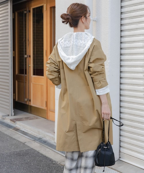 URBAN RESEARCH DOORS（アーバンリサーチドアーズ）の「塩縮コットンステンカラーコート（ステンカラーコート・レディース・LIGHT GRAY/BEIGE・M）」の22枚目の写真