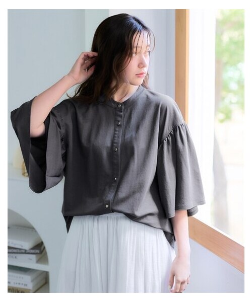 nissen（ニッセン）の「＜大きいサイズ＞美ラクRUタッチギャザーデザイントップス（接触冷感・抗菌防臭・UVカット・遮熱）（Tシャツ/カットソー・レディース・グレージュ/カーキグリーン/チャコール・L~LL/3L~4L/5L~6L/8L/10L）」の6枚目の写真