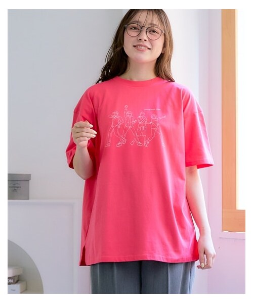nissen（ニッセン）の「＜大きいサイズ＞ 【ひんやりコットン】綿100％ゆるシルエットプリントＴシャツ（接触冷感・UVカット）（Tシャツ/カットソー・レディース・黒(フォト猫)/ピンクベージュ(靴)/チャコール(フラワー)/黒(メッセージ)/グレイッシュベージュ(ロゴ)/サンドベージュ(バックロゴ)/アッシュブルー(メッセージ)/オフホワイト(フォト)/チャコール(バックプリント)/ネイビー(ヴィンテージ風)/モカブラウン(ロゴ)/グレイッシュネイビー(ナンバー)/チャコール(フォト)/グリーン(CAT)/黒(ロゴメッセージ)/グレージュ(ウサギ)/コーラルピンク(変身ポーズ)/黒(フラワー&ロゴ)/ネイビー(月とメッセージ)・L/LL/3L/4L/5L/6L/8L/10L/M）」の18枚目の写真