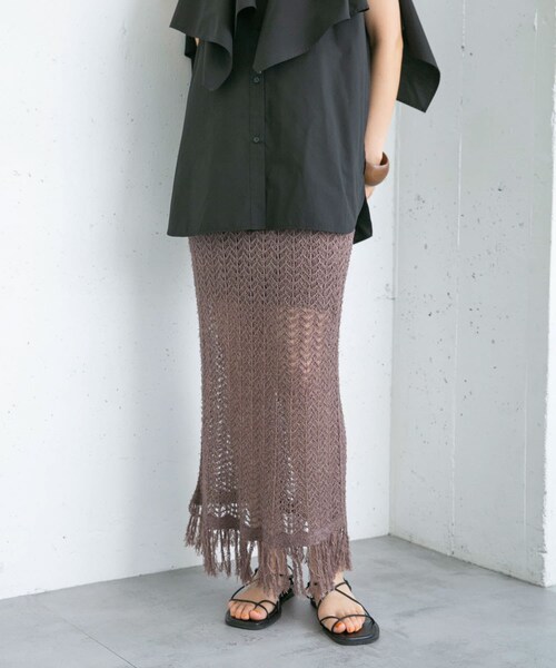 KBF（ケイビーエフ）の「フリンジ透かし編みニットスカート（スカート・レディース・BROWN/BEIGE/BLACK・one）」の4枚目の写真