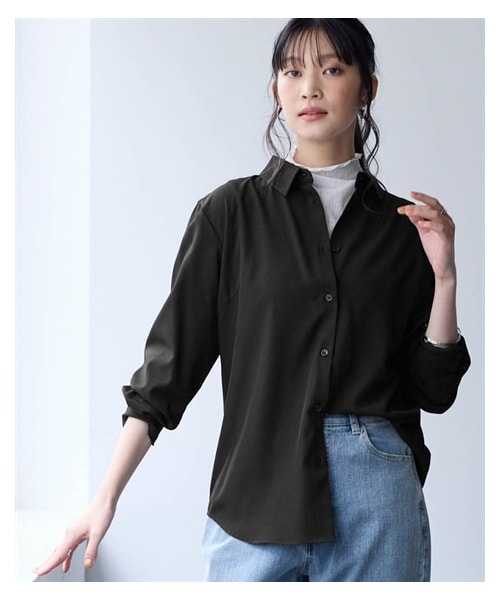 nissen（ニッセン）の「さらりとろけるレギュラーカラーシャツ（防しわ・吸汗速乾）＜大きいサイズ有＞（シャツ/ブラウス・レディース・サンドベージュ/ミスティーカーキ/オフホワイト/グレージュ/黒/セージグリーン/チャコール・L/LL/3L/4L/5L/6L/8L/10L/S/M）」の8枚目の写真