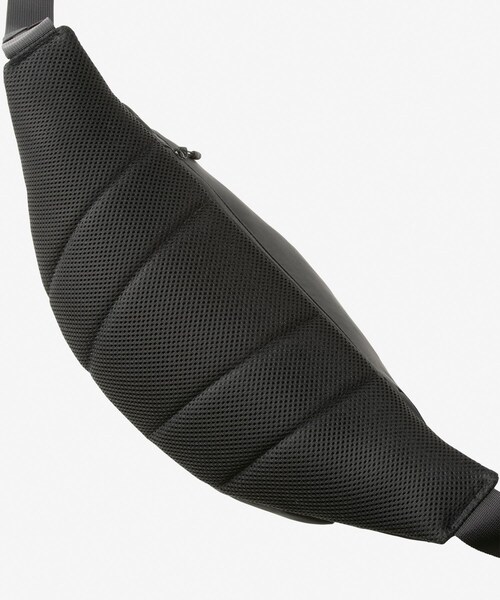 URBAN RESEARCH Sonny Label（アーバンリサーチサニーレーベル）の「THE NORTH FACE　Sweep（ショルダーバッグ・メンズ・ブラック/マッシュルーム/ブラックトポ・one）」の6枚目の写真