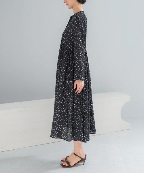 URBAN RESEARCH ROSSO（アーバンリサーチロッソ）の「『WEB限定』ランダムドットボリュームワンピース（ワンピース・レディース・NAVY/BLACK・Free）」の13枚目の写真