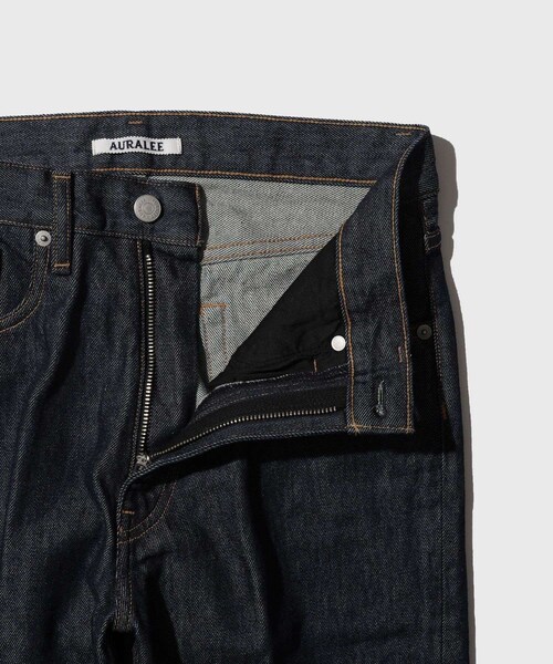ADAM ET ROPE'(アダムエロペ)の「【AURALEE/オーラリー】HARD TWIST DENIM 5P PANTS(デニムパンツ・メンズ・ネイビー・28/30/32/34)」の8枚目の写真
