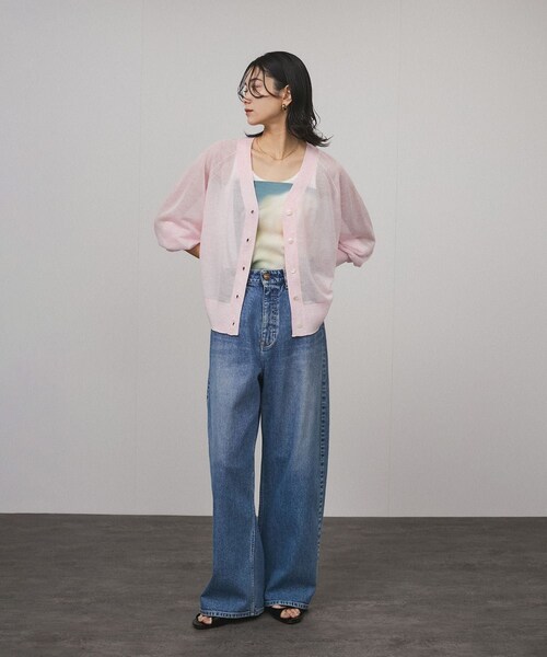 ADAM ET ROPE'（アダムエロペ）の「ブライトラメVネックシアーカーディガン［一部WEB限定カラー・手洗い可能］（カーディガン/ボレロ・レディース・ブラック/グレー/ピンク/ゴールド/シルバー/ライトグレー・F）」の14枚目の写真