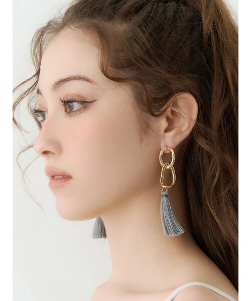 EVRIS（エヴリス）の「COLOR FRINGE ピアス（ピアス（両耳用）・レディース・シルバー/ゴールド・F）」の7枚目の写真