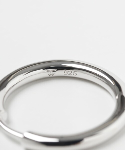 URBAN RESEARCH（アーバンリサーチ）の「Classic Hoops Medium（ピアス（両耳用）・メンズ・Silver・One）」の5枚目の写真