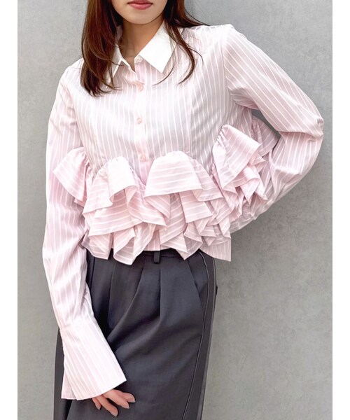 dazzlin（ダズリン）の「ウェーブフリルショートシャツ（シャツ/ブラウス・レディース・オフホワイト/ピンク/ブルー・F）」の6枚目の写真