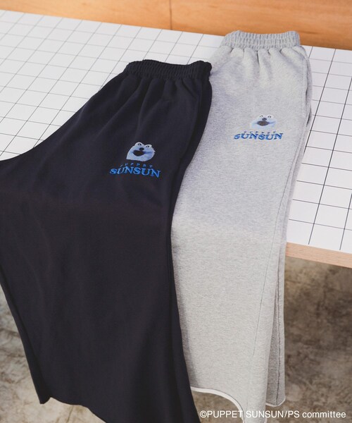 SENSE OF PLACE by URBAN RESEARCH（センスオブプレイスバイアーバンリサーチ）の「『ユニセックス』『別注』SUNSUN×SENSE OF PLACE　スウェットパンツ（スウェットパンツ・レディース・L.GRAY/NAVY・M/L）」の11枚目の写真