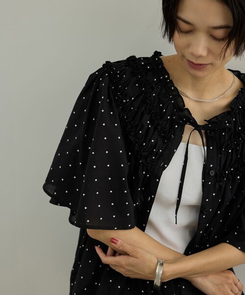 ADAM ET ROPE'(アダムエロペ)の「【WEB先行販売】【crinkle crinkle crinkle】別注ドットコットンブラウス(シャツ/ブラウス・レディース・ブラック系・F)」の9枚目の写真