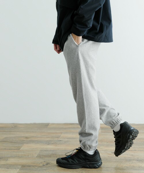 ITEMS URBANRESEARCH（アイテムズ アーバンリサーチ）の「Champion　RW Sweat Pants V205（スウェットパンツ・メンズ・NVY/GRY/BLK/OML・M/L）」の17枚目の写真