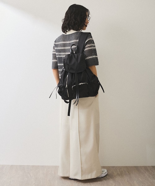 ADAM ET ROPE'(アダムエロペ)の「【WEB限定】フラップポケットリュックサック(バックパック/リュック・レディース・ブラック・F)」の10枚目の写真
