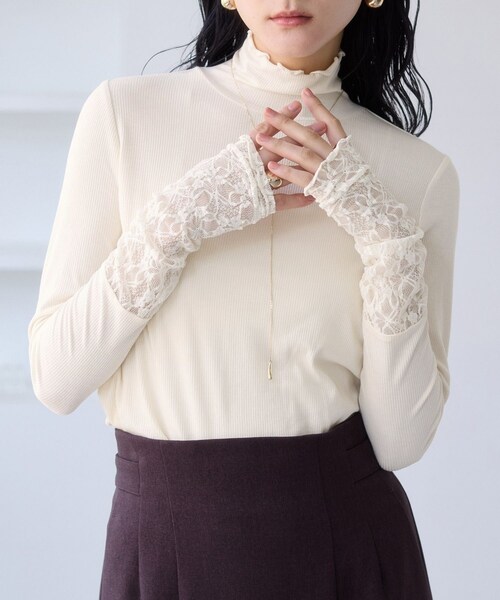 VIS（ビス）の「袖クシュクシュハイネックテレコインナープルオーバー/静電気防止・イージーケア（Tシャツ/カットソー・レディース・ブラック/オフホワイト/グレー/サックス・F）」の2枚目の写真