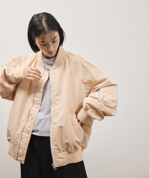 ADAM ET ROPE'（アダムエロペ）の「【PROVOKE for ADAM ET ROPE' 】別注 MA-1（MA-1・レディース・オフホワイト/ベージュ/ベージュ系/ネイビー・F）」の22枚目の写真