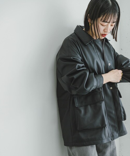 ITEMS URBANRESEARCH（アイテムズ アーバンリサーチ）の「フェイクレザージャケット（その他アウター・レディース・L.BEG/BLK・FREE）」の4枚目の写真