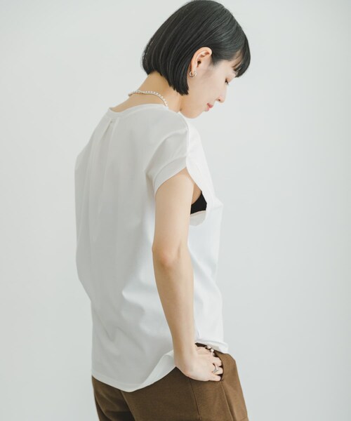 ITEMS URBANRESEARCH（アイテムズ アーバンリサーチ）の「バックタックフレンチプルオーバー（Tシャツ/カットソー・レディース・L.BEG/WHT/BLK/CML/KHK/WHT2・FREE）」の9枚目の写真