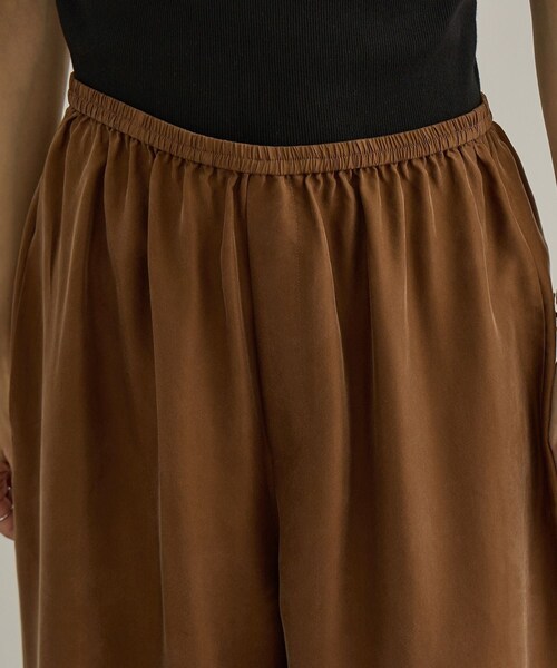 ADAM ET ROPE'(アダムエロペ)の「GENTLE SILK パンツ / セットアップ対応・新色追加(シャツ/ブラウス・レディース・ブラック/ブラウン・M/S)」の20枚目の写真