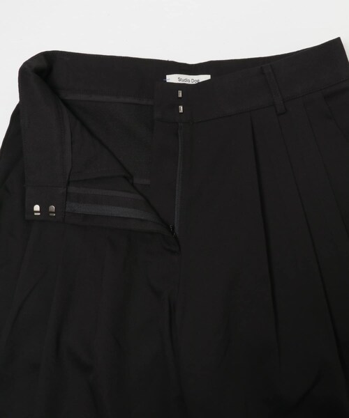 URBAN RESEARCH(アーバンリサーチ)の「STUDIO DOE Three-tuck Wide Pants(その他パンツ・レディース・DARK GREY/BLACK/PINK/WHITE・M/S/XS)」の13枚目の写真