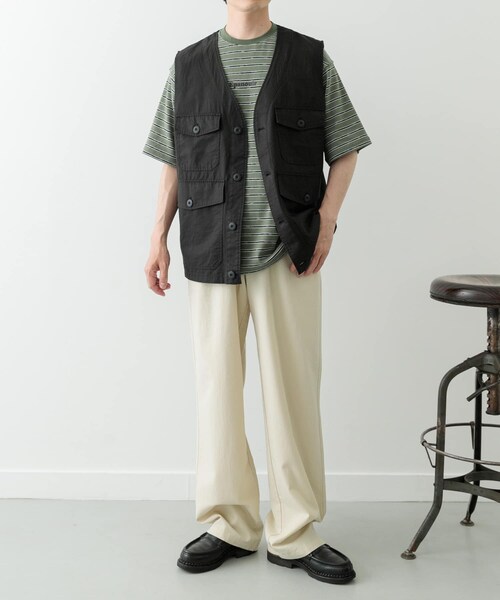 ITEMS URBANRESEARCH（アイテムズ アーバンリサーチ）の「マルチポケットVネックベスト（ベスト・メンズ・BLK/IVO/BEG・M/L）」の16枚目の写真