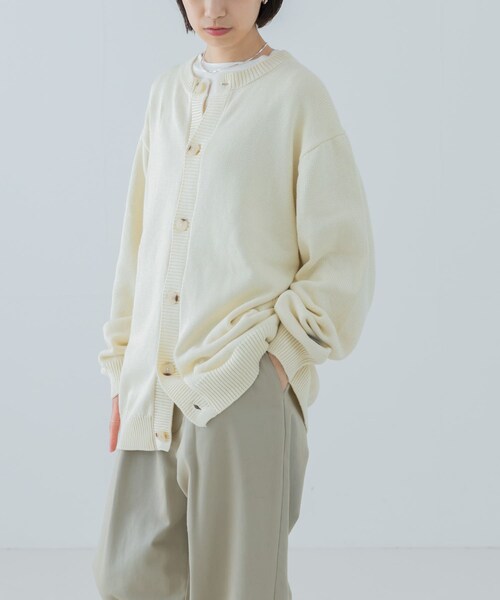 URBAN RESEARCH（アーバンリサーチ）の「『別注』RUSSELL ATHLETIC×UR　CREW NECK CARDIGAN（カーディガン/ボレロ・メンズ・BLACK/IVORY・M/L）」の18枚目の写真