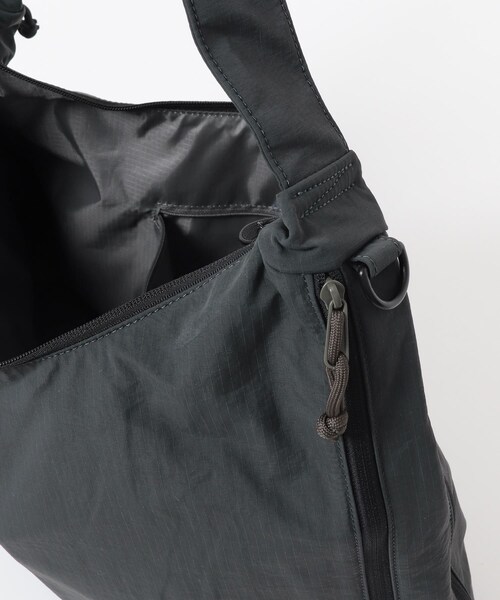 URBAN RESEARCH DOORS(アーバンリサーチドアーズ)の「撥水MULTIPOCKET SHOULDER(ショルダーバッグ・メンズ・BLACK/D.GRAY/NAVY・-)」の13枚目の写真