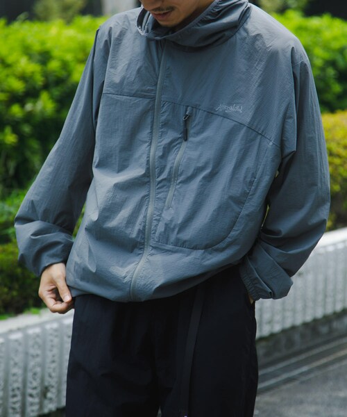 URBAN RESEARCH（アーバンリサーチ）の「Afterglow　15D CORDURA EDC HOODIE（パーカー・メンズ・CHARCOAL/BLACK・L/XL）」の14枚目の写真