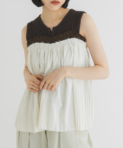 KBF（ケイビーエフ）の「バイカラークリンクルビスチェ（その他トップス・レディース・KHAKI×IVO/CCL×BLUE/IVORY×BRN・One）」の5枚目の写真