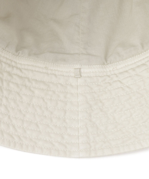 ADAM ET ROPE'（アダムエロペ）の「【AURALEE(オーラリー)】GARMENT-DYED FINX CHINO BUCKET HAT MADE BY KIJIMA TAKAYUKI（ハット・レディース・ホワイト/キナリ/ネイビー・F）」の14枚目の写真