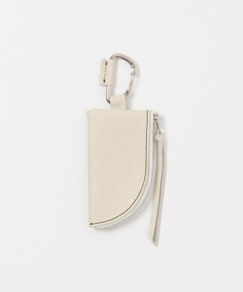 KBF（ケイビーエフ）の「レザーポーチチャーム（キーホルダー・レディース・IVORY/BLACK・One）」の11枚目の写真