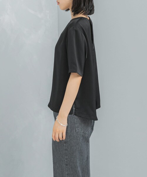 URBAN RESEARCH ROSSO（アーバンリサーチロッソ）の「UVカットサテンブラウス（Tシャツ/カットソー・レディース・MAUVEPINK/BLACK/OFF 1・Free）」の17枚目の写真
