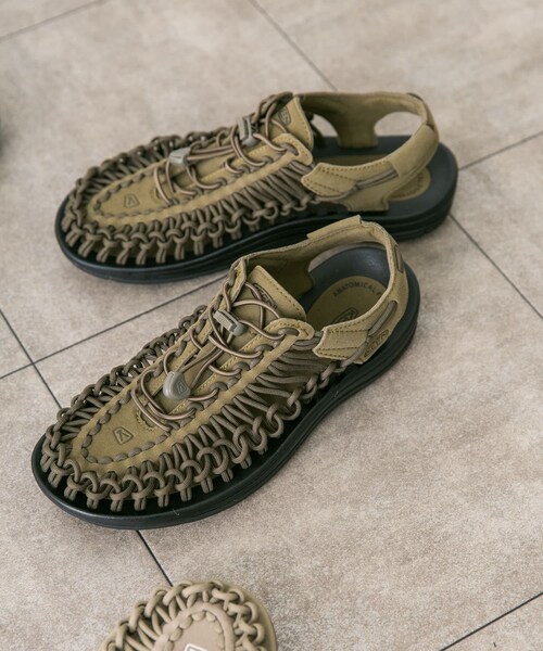 URBAN RESEARCH DOORS（アーバンリサーチドアーズ）の「KEEN　UNEEK（サンダル・メンズ・Timberwolf/Magnet/Dark Olive・8/8.5/9/9.5/10）」の3枚目の写真