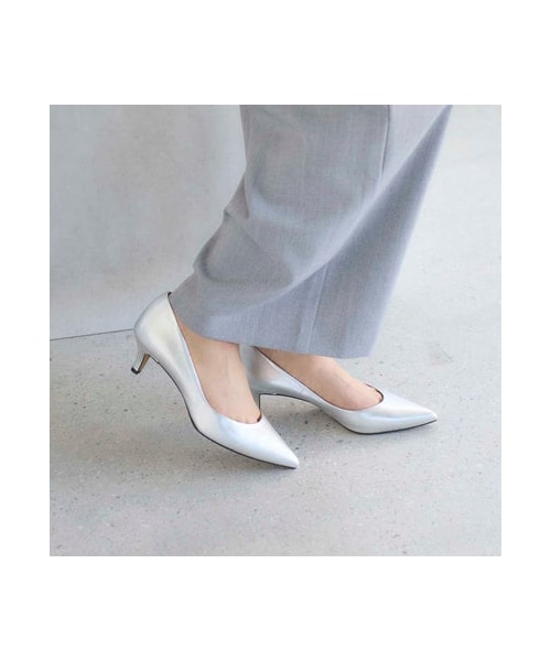 carino(カリーノ)の「モード エ ジャコモ カリーノ MODE ET JACOMO carino 【公式オンラインストア限定】ポインテッドトゥプレーンパンプス(5cmヒール) (パンプス・レディース・BL/GYS/BGO/PKS/BG/IV/SV/BLB/NVS・225/22.5cm/230/23cm/235/23.5cm/240/24cm/245/24.5cm)」の14枚目の写真