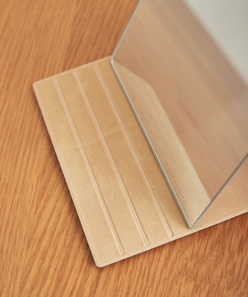 URBAN RESEARCH DOORS（アーバンリサーチドアーズ）の「HORIUCHI MIRROR　ナピュア フォールディングミラー M（その他雑貨・メンズ・ベージュ・M）」の4枚目の写真