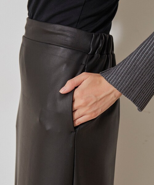 NERGY（ナージー）の「【イージーケア】Synthetic Leather イージーラップスカート（スカート・レディース・ブラック・F）」の17枚目の写真