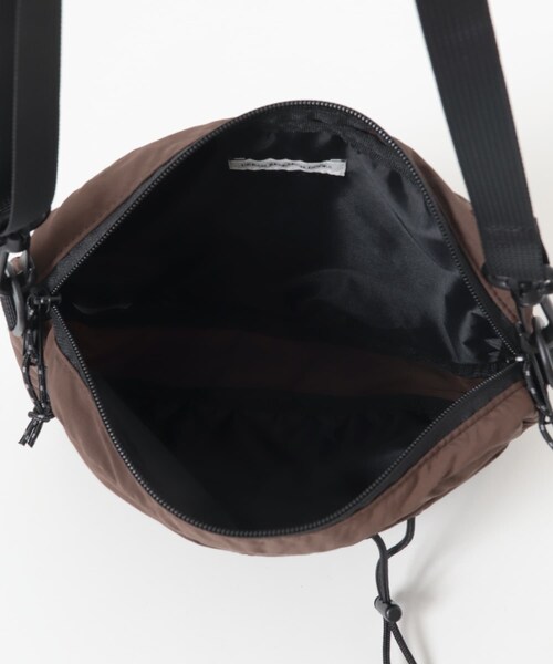 URBAN RESEARCH DOORS(アーバンリサーチドアーズ)の「クロスポケットショルダーバッグ(ショルダーバッグ・メンズ・BLACK/GRAY/BROWN・-)」の13枚目の写真