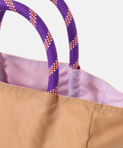 URBAN RESEARCH（アーバンリサーチ）の「『一部別注カラー』NOMADIS　SAC2 W/16（トートバッグ・レディース・別注BEIGE/BLACK・-）」の20枚目の写真