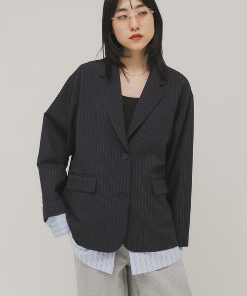 KBF（ケイビーエフ）の「レイヤードデザインジャケット（テーラードジャケット・レディース・NAVY st/GRAY・One）」の19枚目の写真