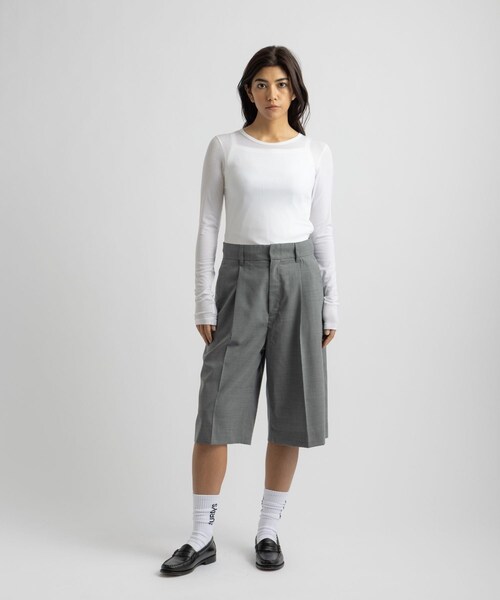Saturdays NYC(サタデーズ ニューヨークシティ )の「Kim Pleated Shorts | WOMEN(その他パンツ・レディース・グレー/ネイビー・L/M/S)」の16枚目の写真