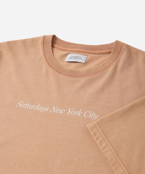 Saturdays NYC（サタデーズ ニューヨークシティ ）の「Pigment Dyed Headline SS T-Shirt（Tシャツ/カットソー・レディース・キナリ/グリーン/オレンジ・L/M/S/XL）」の17枚目の写真