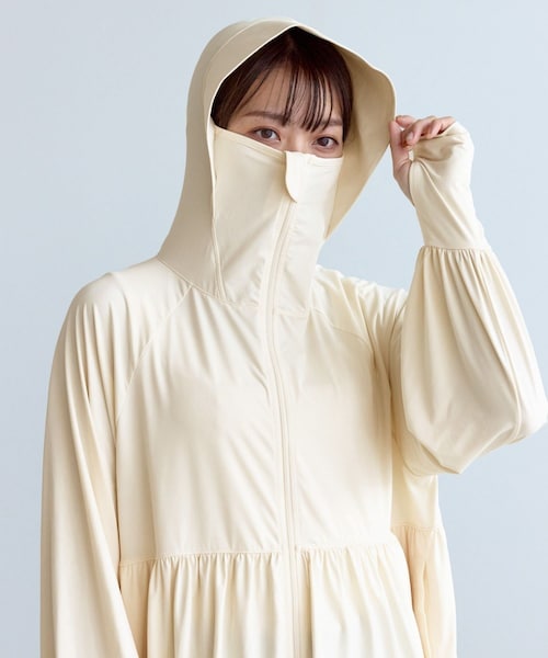 ROPE' PICNIC（ロペピクニック）の「【WEB限定カラー】絶対焼けたくないUVパーカー/UVカット・接触冷感（パーカー・レディース・ライトグレー/キナリ/ブルー系/ブラック/グレー系/ピンク・F）」の21枚目の写真