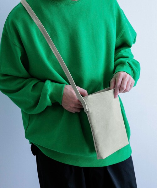 ITEMS URBANRESEARCH（アイテムズ アーバンリサーチ）の「PIG LEATHER ミニショルダーバッグ（ショルダーバッグ・メンズ・BLK/BEG/GRY・-）」の13枚目の写真