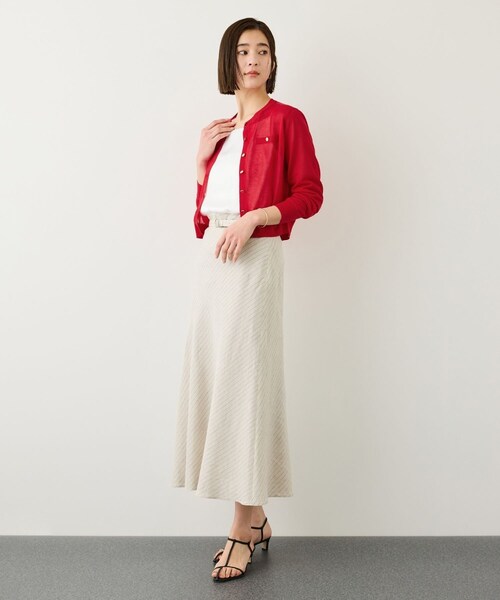 ROPE'(ロペ)の「LEVITA 金ボタンクルーネックシアーカーディガン/接触冷感・イージーケア(カーディガン/ボレロ・レディース・ブラック/ベージュ/レッド・F)」の17枚目の写真