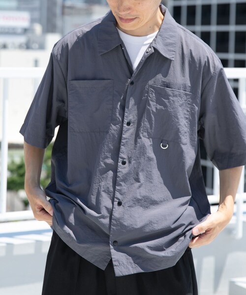 ITEMS URBANRESEARCH(アイテムズ アーバンリサーチ)の「『撥水/イージーケア/接触冷感/UVカット』タスランナイロンスナップボタン半袖シャツ(シャツ/ブラウス・メンズ・CHA/NVY/BLK・M/L)」の15枚目の写真