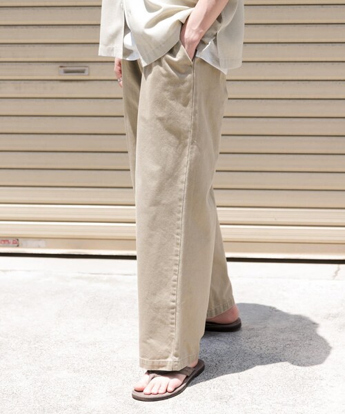 URBAN RESEARCH DOORS(アーバンリサーチドアーズ)の「FORK&SPOON フレンチドリルピグメントチノパンツ(チノパンツ・メンズ・BEIGE/INKBLACK・4/5)」の18枚目の写真