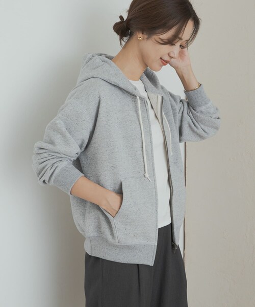 URBAN RESEARCH DOORS(アーバンリサーチドアーズ)の「commpost 反毛裏毛ジップフーディ(パーカー・レディース・TOP GRAY・S)」の5枚目の写真