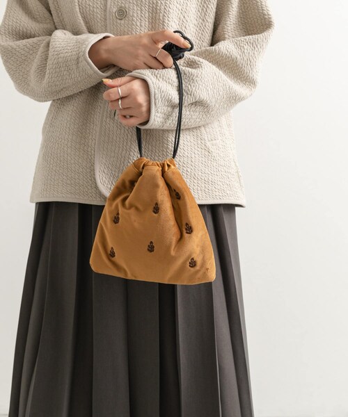 URBAN RESEARCH DOORS（アーバンリサーチドアーズ）の「『別注』beej×DOORS　刺繍巾着バッグ（ショルダーバッグ・レディース・BLUE/BROWN・one）」の5枚目の写真